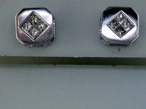 DIAMOND EARRING