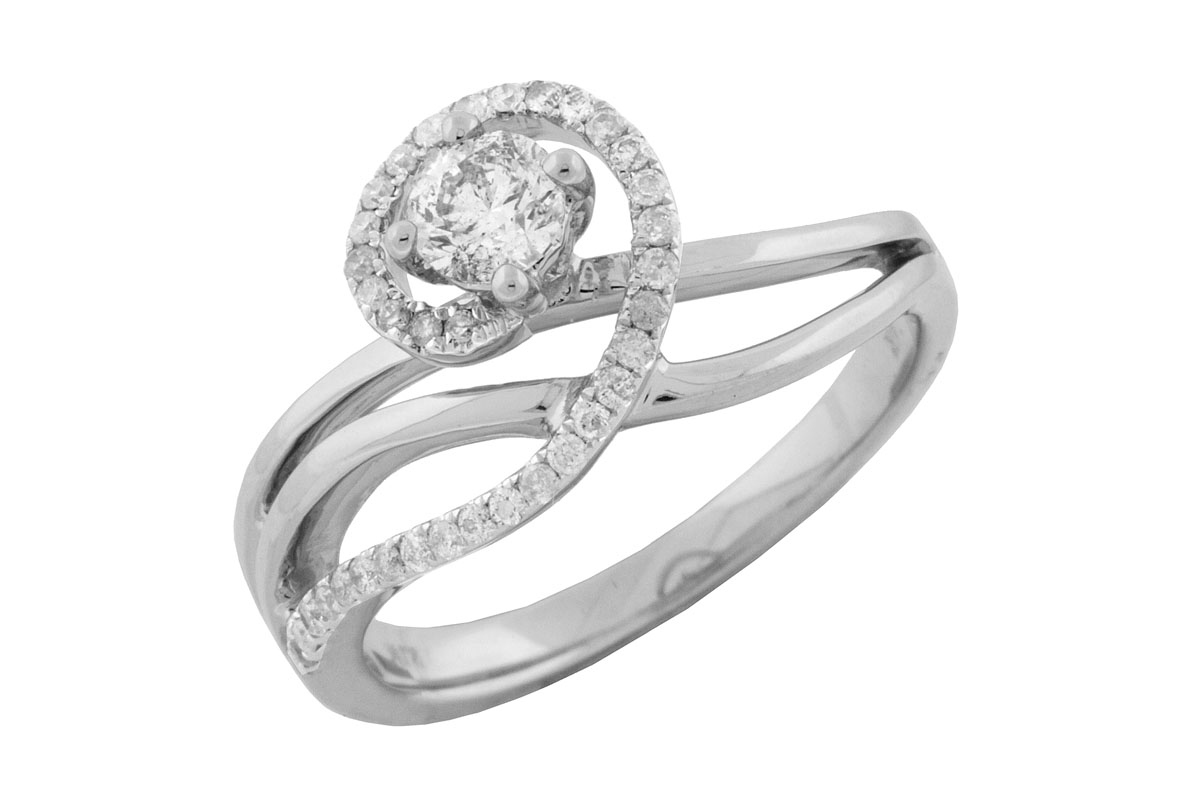 DIAMOND ENGAGEMENT RING