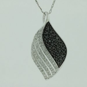DIAMOND &BLACK DIAMOND PENDANT