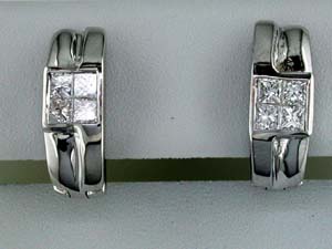 DIAMOND EARRING