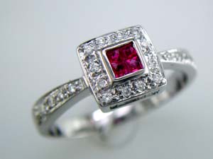 RUBY & DIAMOND RING