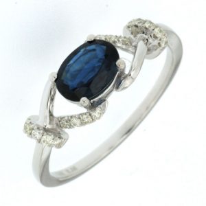 SAPPHIRE & DIAMOND RING