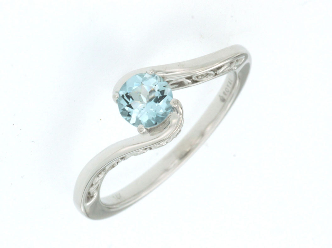 AQUAMARINE & DIAMOND RING