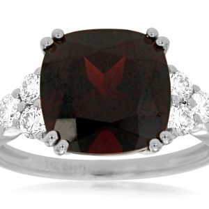 GARNET & DIAMOND RING