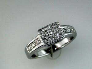 DIAMOND RING