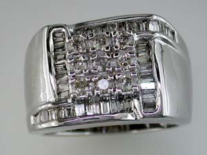 MEN’S DIAMOND RING
