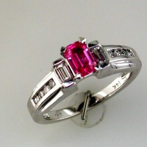 PINK SAPPHIRE & DIAMOND RING