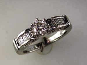 DIAMOND ENGAGEMENT RING