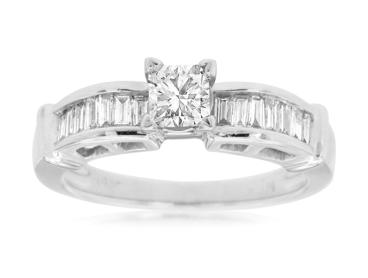 DIAMOND ENGAGEMENT RING