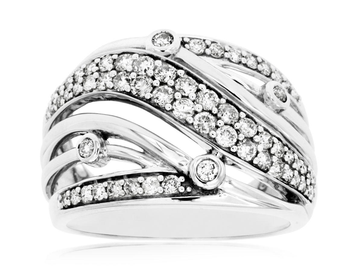 DIAMOND RING