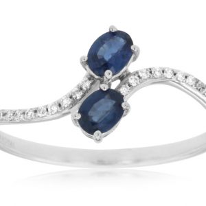 SAPPHIRE & DIAMOND RING