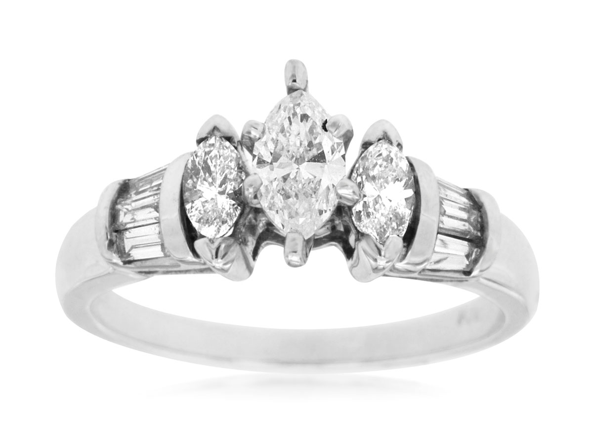 DIAMOND ENGAGEMENT RING