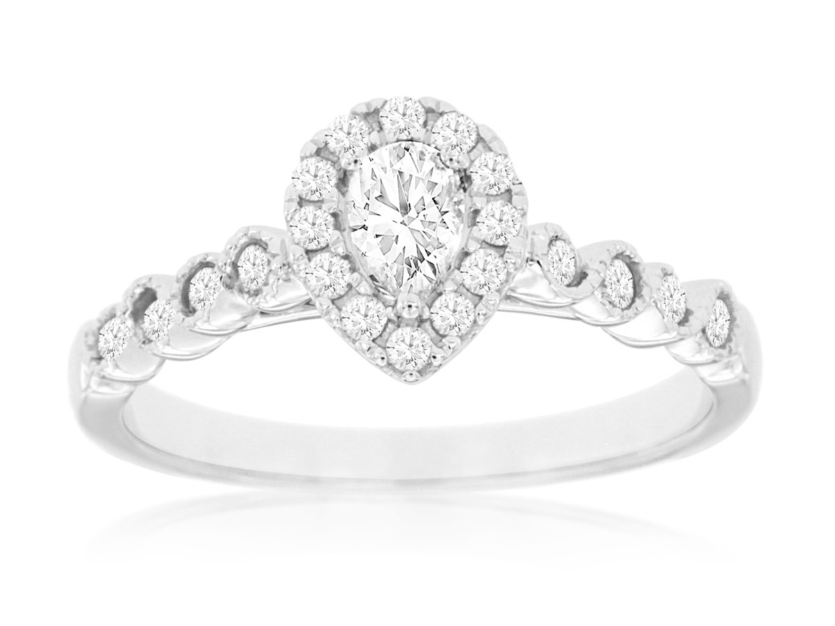 DIAMOND ENGAGEMENT RING