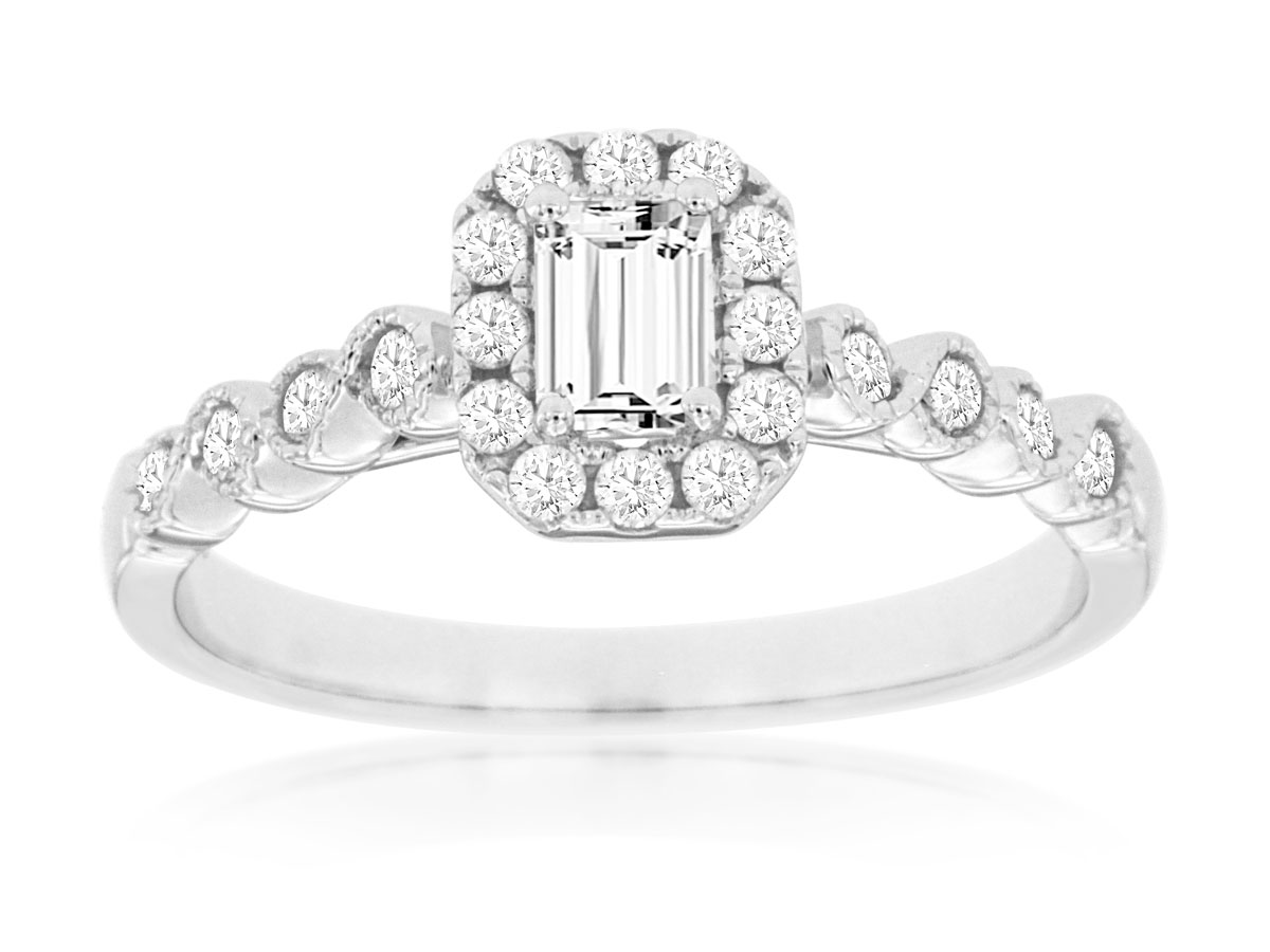 DIAMOND ENGAGEMENT RING