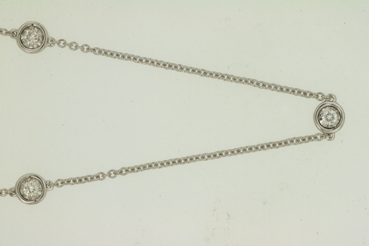 DIAMOND NECKLACE 7 STATION