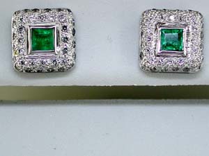 EMERALD & DIAMOND EARRING