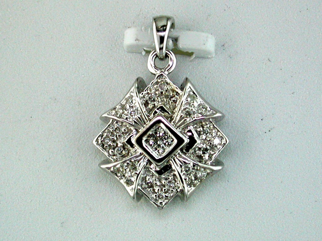 DIAMOND PENDANT