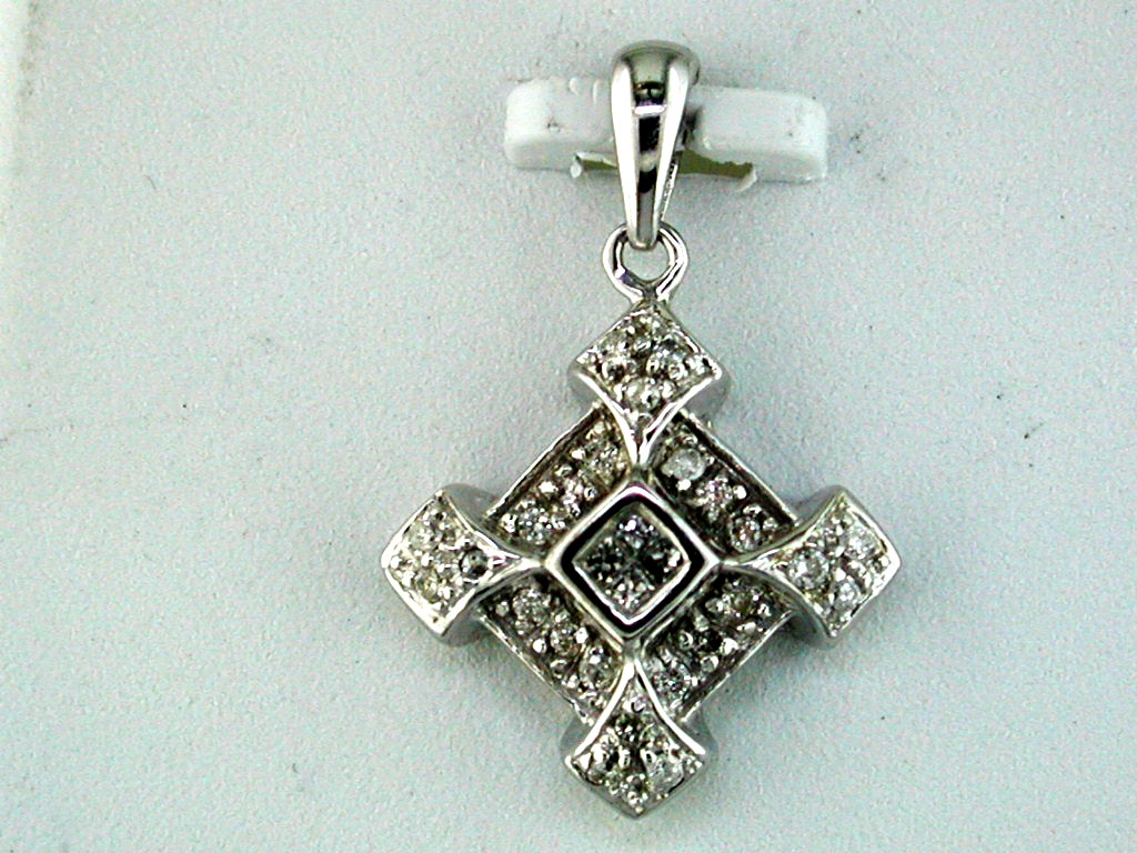 DIAMOND PENDANT