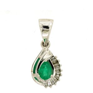 EMERALD & DIAMOND PENDANT