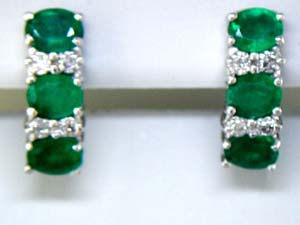 EMERALD & DIAMOND EARRING