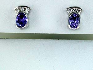 TANZANITE & DIAMOND EARRING