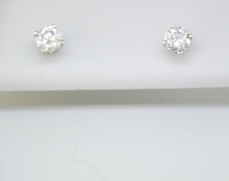 DIAMOND EARRING STUDS