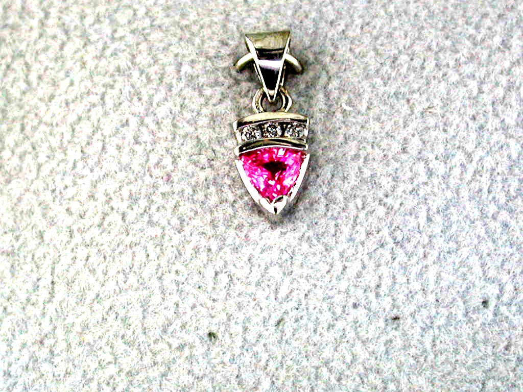 DIAMOND &PINK SAPPHIRE PENDANT