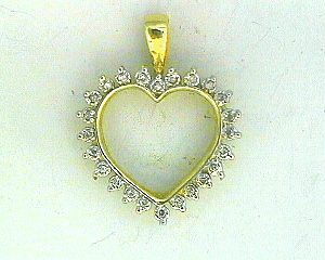 DIAMOND HEART PENDANT