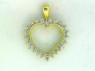 DIAMOND HEART PENDANT