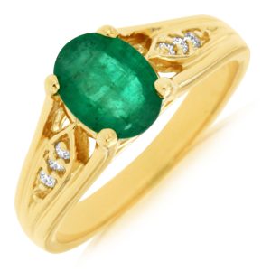 EMERALD & DIAMOND RING