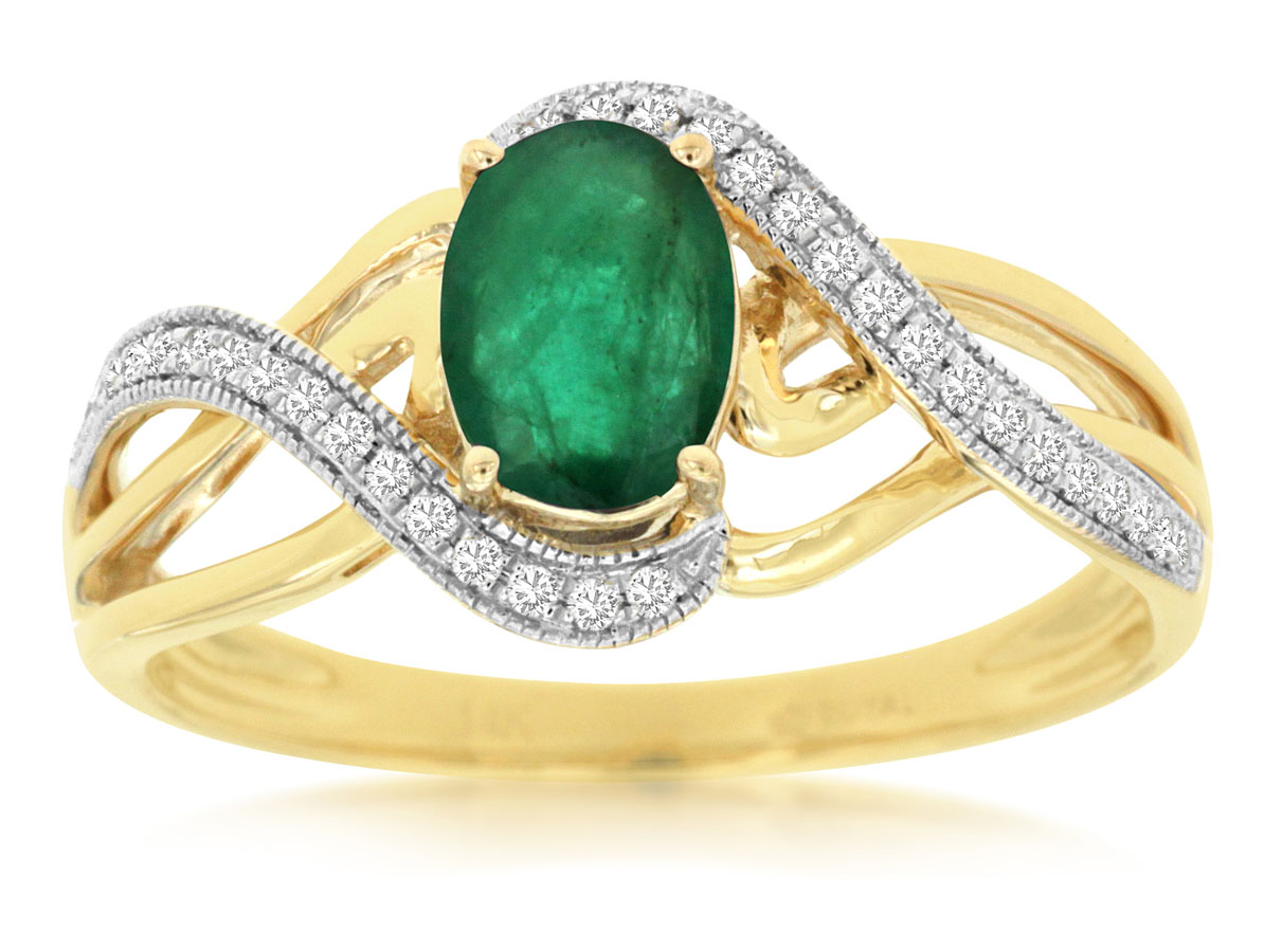 EMERALD & DIAMOND RING