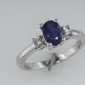 SAPPHIRE & DIAMOND RING