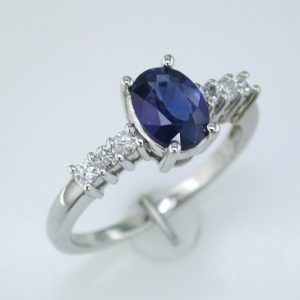 SAPPHIRE & DIAMOND RING