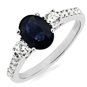 SAPPHIRE & DIAMOND RING