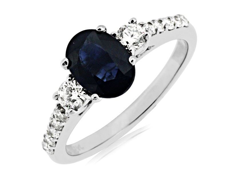 SAPPHIRE & DIAMOND RING