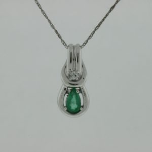 EMERALD & DIAMOND PENDANT