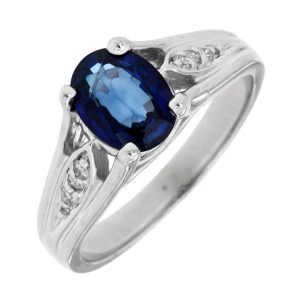 SAPPHIRE & DIAMOND RING