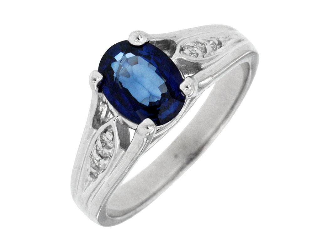 SAPPHIRE & DIAMOND RING