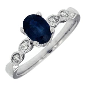 SAPPHIRE & DIAMOND RING