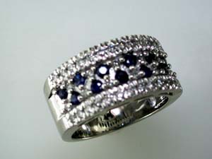SAPPHIRE & DIAMOND RING