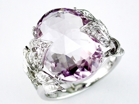AMETHYST & DIAMOND RING