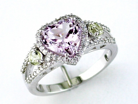 AMETHYST & DIAMOND RING