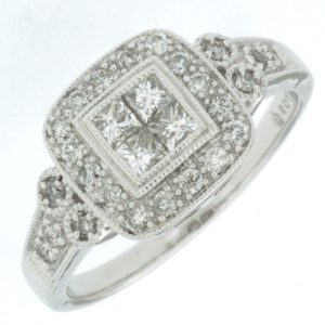 DIAMOND ENGAGEMENT RING