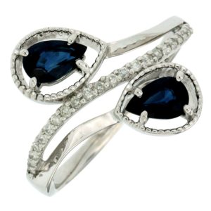 SAPPHIRE & DIAMOND RING