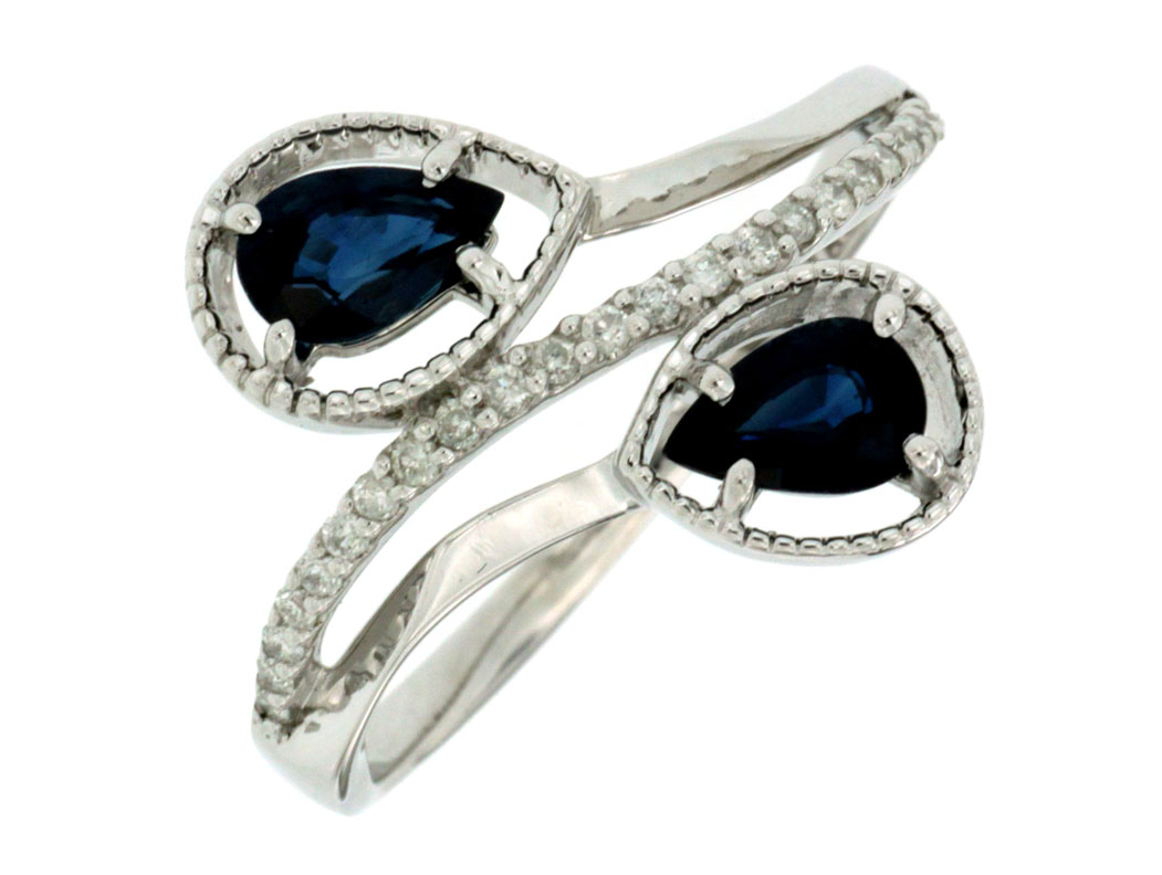 SAPPHIRE & DIAMOND RING