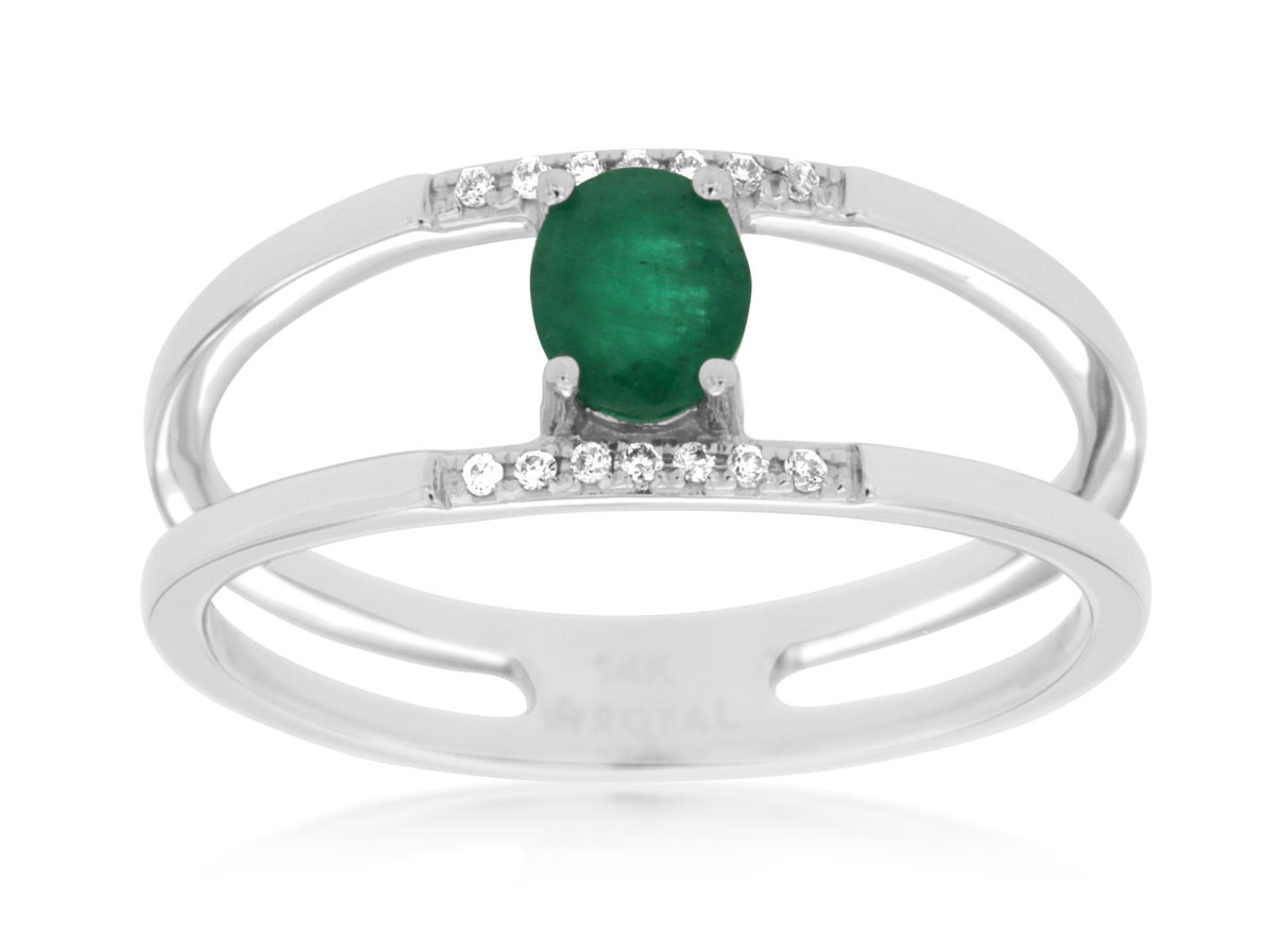 EMERALD & DIAMOND RING
