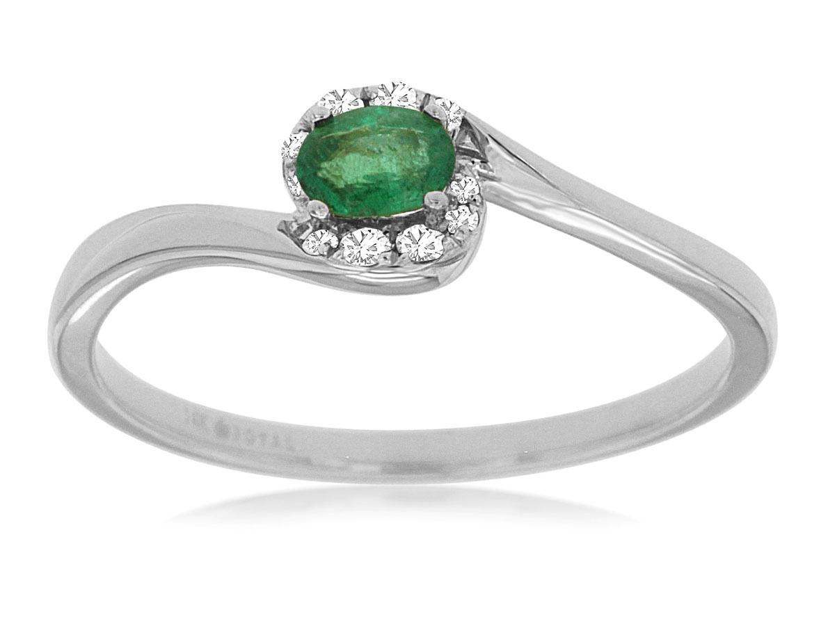 EMERALD & DIAMOND RING