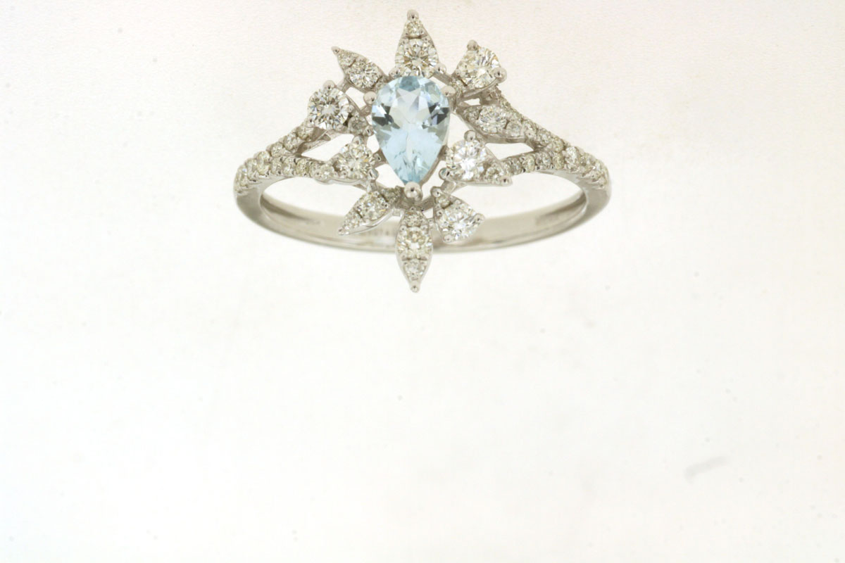 AQUAMARINE & DIAMOND RING