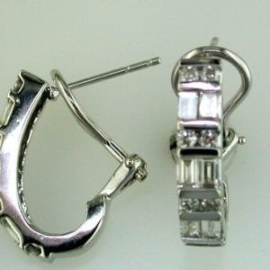 DIAMOND EARRING