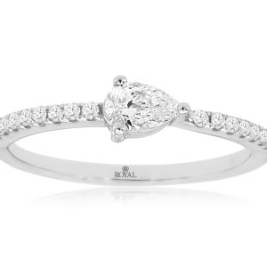 DIAMOND ENGAGEMENT RING